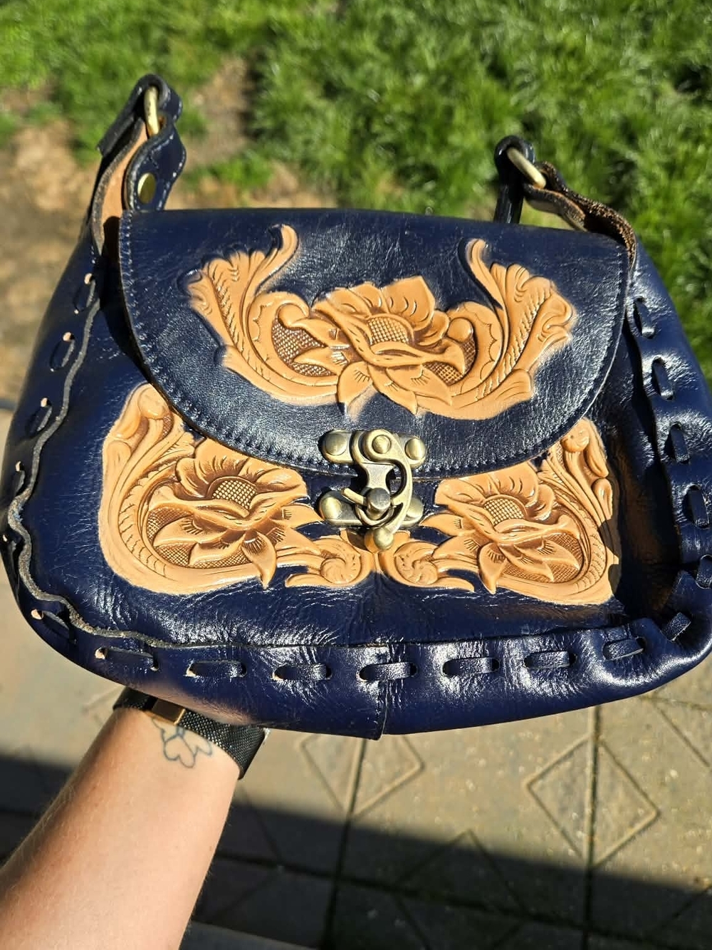 Patricia Nash Lucia Crossbody in the color Oceano